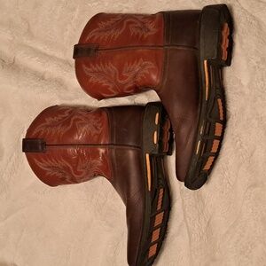Ariat Men's Two-Tone Western Boots. Size 6.